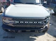 ✅ 2023 Ford Bronco • VIN: 1FMEE5DP7PLB81565 • Lot: 41891295. Wystawiony na IAAI z przebiegiem 27 890 mil. Bezpłatny archiwum sprzedaży aukcyjnych z USA i szczegółowy raport historii pojazdu na DreamBid. Zdjęcie 12.