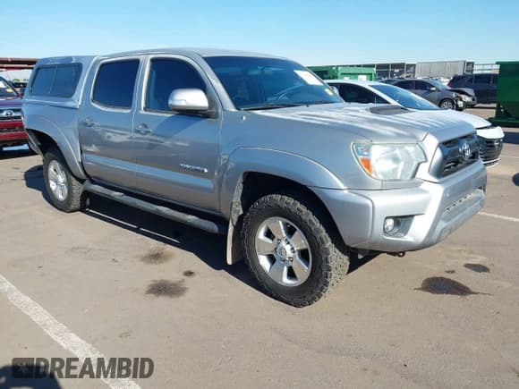 ✅ 2015 Toyota Tacoma • VIN: 3TMLU4EN7FM175106 • Лот: 43790944. Опубликован ранее на IAAI с пробегом 51 059 миль. Бесплатный доступ к архиву аукционных продаж из США и подробный отчёт об истории автомобиля на DreamBid. Изображение 1.