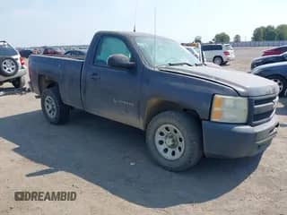 2010 Chevrolet Silverado 1500 Work Truck z VIN 1GCPKPE07AZ235082, wystawiony jako IAAI lot #43025972 z przebiegiem 214 029 mil mil oraz . Historia ofert i sprzedaży dostępna na DreamBid. Obrazek 1.