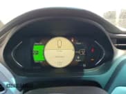 ✅ 2019 Chevrolet Bolt EV LT • VIN: 1G1FW6S06K4115828 • Lot: 60879264. Wystawiony na Copart z przebiegiem 13 142 mil. Bezpłatny archiwum sprzedaży aukcyjnych z USA i szczegółowy raport historii pojazdu na DreamBid. Zdjęcie 9.