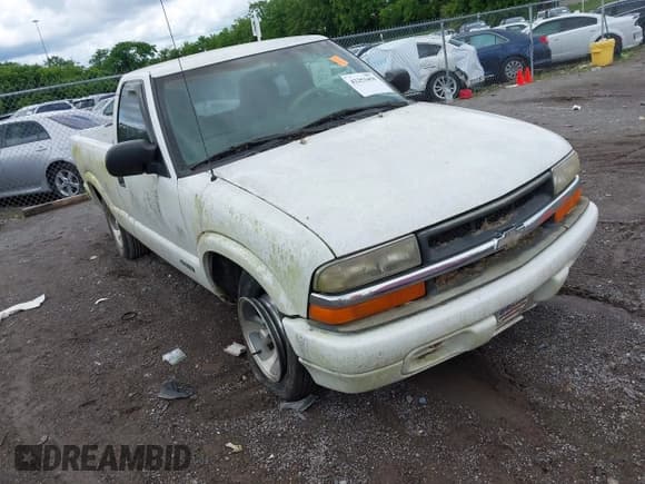 ✅ 2000 Chevrolet S-10 LS • VIN: 1GCCS1444Y8124683 • Лот: 42253458. Опубликован ранее на IAAI с пробегом 265 741 миль. Бесплатный доступ к архиву аукционных продаж из США и подробный отчёт об истории автомобиля на DreamBid. Изображение 6.