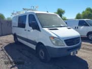 ✅ 2012 Mercedes-Benz Sprinter Cargo • VIN: WD3PE7CC6C5714120 • Lot: 43349478. Wystawiony na IAAI z przebiegiem 108 930 mil. Bezpłatny archiwum sprzedaży aukcyjnych z USA i szczegółowy raport historii pojazdu na DreamBid. Zdjęcie 1.