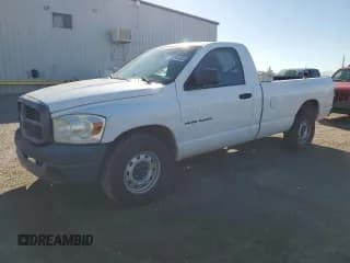 ✅ 2007 Dodge 1500 ST • VIN: 1D7HA16KX7J615843 • Lot: 82535605. Wystawiony na Copart z przebiegiem 151 547 mil. Bezpłatny archiwum sprzedaży aukcyjnych z USA i szczegółowy raport historii pojazdu na DreamBid. Zdjęcie 1.
