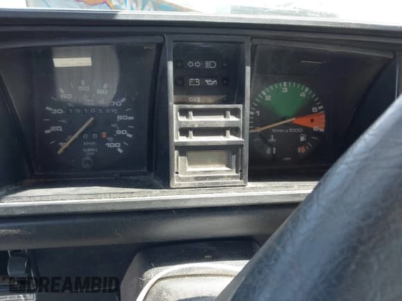 ✅ 1986 Volkswagen Vanagon • VIN: WV2YB0251GH074935 • Lot: 42495612. Wystawiony na IAAI z przebiegiem 191 058 mil. Bezpłatny archiwum sprzedaży aukcyjnych z USA i szczegółowy raport historii pojazdu na DreamBid. Zdjęcie 7.