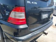 ✅ 2000 Mercedes-Benz M 320/430/500 • VIN: 4JGAB72E0YA203293 • Лот: 42257048. Опубликован ранее на IAAI с пробегом 274 082 миль. Бесплатный доступ к архиву аукционных продаж из США и подробный отчёт об истории автомобиля на DreamBid. Изображение 13.