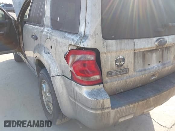 ✅ 2011 Ford Escape XLT • VIN: 1FMCU0D75BKB79843 • Lot: 43659743. Listed on IAAI with 130,269 mi. Free auction sales archive from the USA and detailed vehicle history report at DreamBid. Image 6.