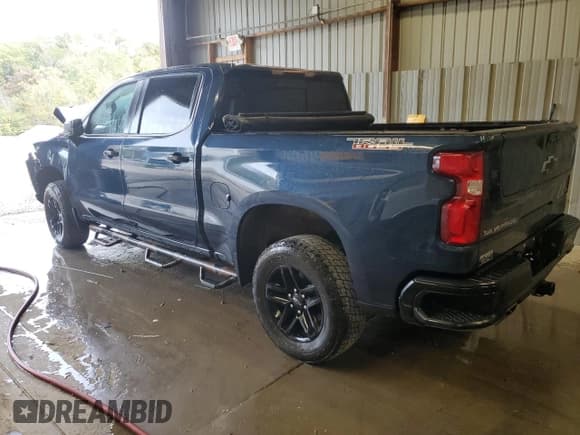 ✅ 2021 Chevrolet Silverado 1500 LT Trail Boss • VIN: 3GCPYFED3MG360323 • Lot: 81523885. Wystawiony na Copart z przebiegiem 115 670 mil. Bezpłatny archiwum sprzedaży aukcyjnych z USA i szczegółowy raport historii pojazdu na DreamBid. Zdjęcie 2.