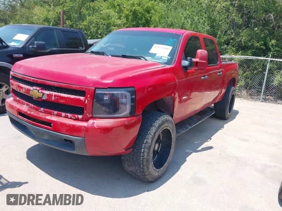2010 Chevrolet Silverado 1500 LT z VIN 3GCRCSEA7AG186001, wystawiony jako IAAI lot #42924568 z przebiegiem 195 513 mil mil oraz . Historia ofert i sprzedaży dostępna na DreamBid. Obrazek 2.