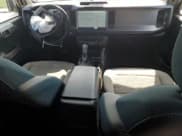 ✅ 2021 Ford Bronco • VIN: 1FMEE5DP9MLA70320 • Lot: 63938515. Wystawiony na Copart z przebiegiem 44 942 mil. Bezpłatny archiwum sprzedaży aukcyjnych z USA i szczegółowy raport historii pojazdu na DreamBid. Zdjęcie 8.