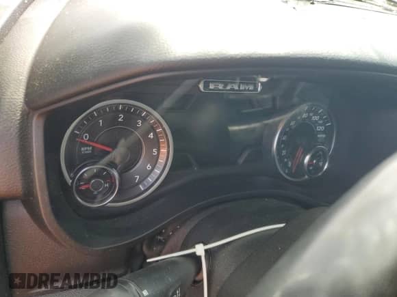 2020 Ram 1500 Lone Star z VIN 1C6SRFFTXLN328124, wystawiony jako Copart lot #81682895 z przebiegiem Nie podano mil oraz Szkoda całkowita • Salvage title. Historia ofert i sprzedaży dostępna na DreamBid. Obrazek 9.