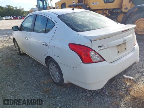 ✅ 2018 Nissan Versa SV • VIN: 3N1CN7AP3JL819904 • Lot: 43336378. Listed on IAAI with 186,339 mi. Free auction sales archive from the USA and detailed vehicle history report at DreamBid. Image 3.