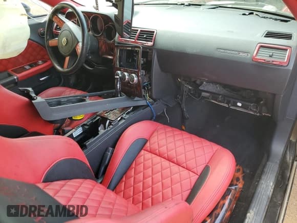 ✅ 2008 Dodge Challenger SRT-8 • VIN: 2B3LJ74W28H312203 • Lot: 64511794. Wystawiony na Copart z przebiegiem Nie podano. Bezpłatny archiwum sprzedaży aukcyjnych z USA i szczegółowy raport historii pojazdu na DreamBid. Zdjęcie 8.