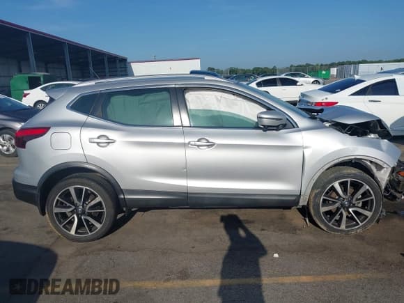 ✅ 2017 Nissan Rogue SL • VIN: JN1BJ1CPXHW027917 • Лот: 42709015. Опубликован ранее на IAAI с пробегом 134 287 миль. Бесплатный доступ к архиву аукционных продаж из США и подробный отчёт об истории автомобиля на DreamBid. Изображение 14.