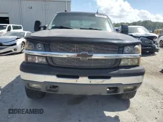 ✅ 2004 Chevrolet Silverado 2500 LS • VIN: 1GCGK23U44F209084 • Lot: 70489105. Wystawiony na Copart z przebiegiem 224 196 mil. Bezpłatny archiwum sprzedaży aukcyjnych z USA i szczegółowy raport historii pojazdu na DreamBid. Zdjęcie 5.