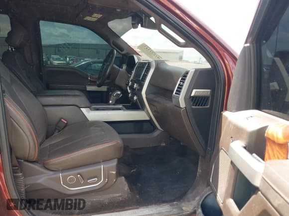 ✅ 2015 Ford F-150 XLT • VIN: 1FTEW1EF5FFC11272 • Lot: 42299443. Wystawiony na IAAI z przebiegiem Nie podano. Bezpłatny archiwum sprzedaży aukcyjnych z USA i szczegółowy raport historii pojazdu na DreamBid. Zdjęcie 5.