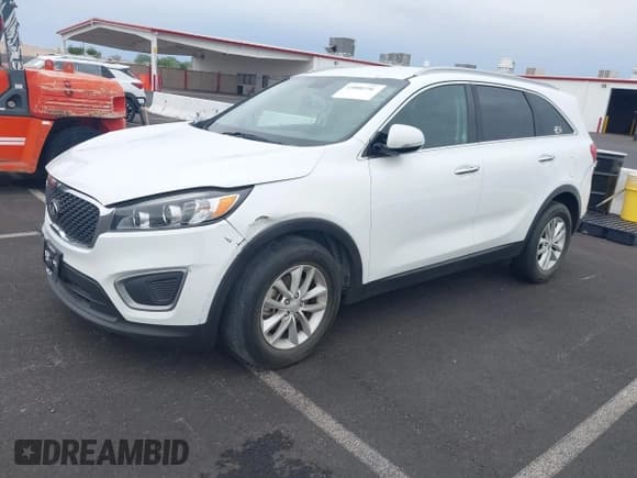 ✅ 2016 Kia Sorento LX • VIN: 5XYPG4A30GG146431 • Lot: 43080756. Wystawiony na IAAI z przebiegiem 132 674 mil. Bezpłatny archiwum sprzedaży aukcyjnych z USA i szczegółowy raport historii pojazdu na DreamBid. Zdjęcie 6.