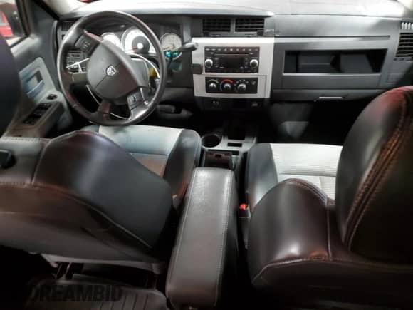 2008 Dodge Dakota z VIN 1D7HW68K58S581897, wystawiony jako Copart lot #81428034 z przebiegiem 106 776 mil mil oraz Szkoda całkowita • Salvage title. Historia ofert i sprzedaży dostępna na DreamBid. Obrazek 8.