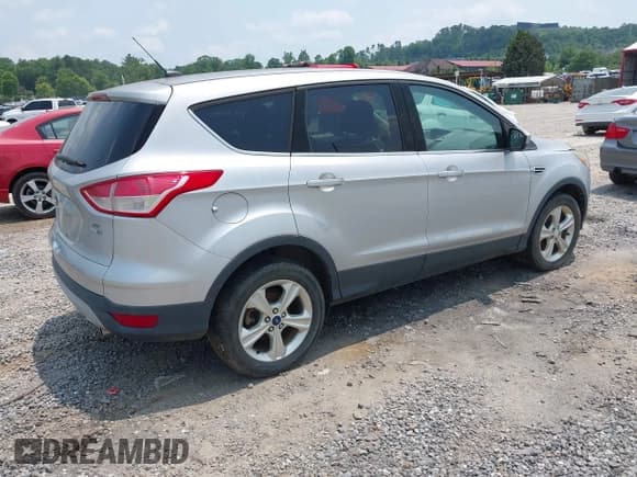 ✅ 2013 Ford Escape SE • VIN: 1FMCU9GX2DUC08450 • Lot: 42414210. Wystawiony na IAAI z przebiegiem 173 924 mil. Bezpłatny archiwum sprzedaży aukcyjnych z USA i szczegółowy raport historii pojazdu na DreamBid. Zdjęcie 4.