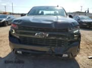 ✅ 2022 Chevrolet Silverado 1500 RST • VIN: 1GCUYEED9NZ194811 • Lot: 86162345. Wystawiony na Copart z przebiegiem 67 824 mil. Bezpłatny archiwum sprzedaży aukcyjnych z USA i szczegółowy raport historii pojazdu na DreamBid. Zdjęcie 5.