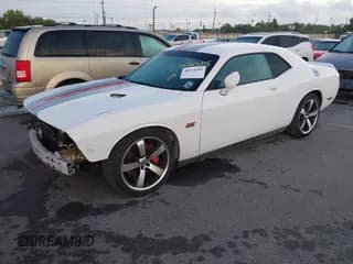✅ 2013 Dodge Challenger SRT-8 • VIN: 2C3CDYCJ4DH528280 • Lot: 40224305. Wystawiony na IAAI z przebiegiem 101 051 mil. Bezpłatny archiwum sprzedaży aukcyjnych z USA i szczegółowy raport historii pojazdu na DreamBid. Zdjęcie 2.