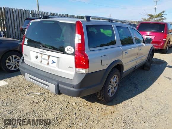 ✅ 2007 Volvo XC70 • VIN: YV4SZ592X71282326 • Lot: 43680639. Listed on IAAI with 119,796 mi. Free auction sales archive from the USA and detailed vehicle history report at DreamBid. Image 4.
