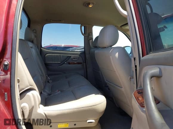 ✅ 2005 Toyota Tundra Limited • VIN: 5TBDT48135S476429 • Lot: 42588479. Listed on IAAI with 179,949 mi. Free auction sales archive from the USA and detailed vehicle history report at DreamBid. Image 8.