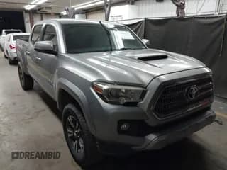 ✅ 2016 Toyota Tacoma TRD Sport • VIN: 3TMBZ5DN2GM003989 • Lot: 43455257. Wystawiony na IAAI z przebiegiem 145 308 mil. Bezpłatny archiwum sprzedaży aukcyjnych z USA i szczegółowy raport historii pojazdu na DreamBid. Zdjęcie 1.