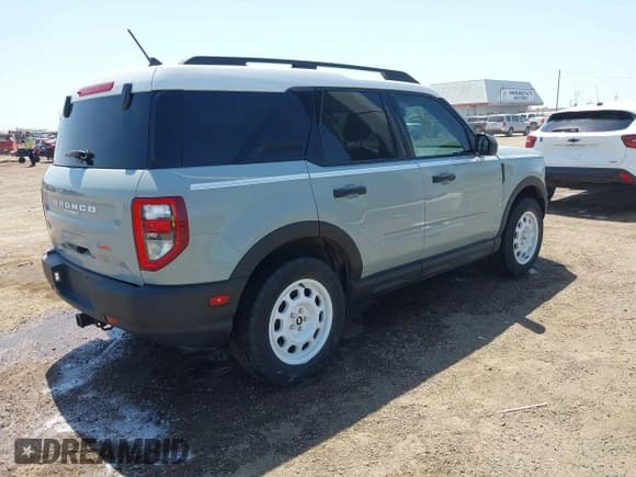 ✅ 2023 Ford Bronco Sport Heritage • VIN: 3FMCR9G60PRD88788 • Lot: 41992912. Listed on IAAI with 30,107 mi. Free auction sales archive from the USA and detailed vehicle history report at DreamBid. Image 4.
