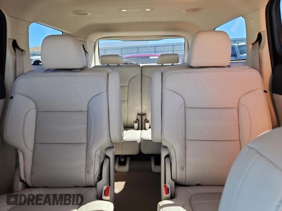 ✅ 2023 GMC Acadia Denali • VIN: 1GKKNXLS6PZ166940 • Lot: 90476715. Wystawiony na Copart z przebiegiem 21 236 mil. Bezpłatny archiwum sprzedaży aukcyjnych z USA i szczegółowy raport historii pojazdu na DreamBid. Zdjęcie 10.