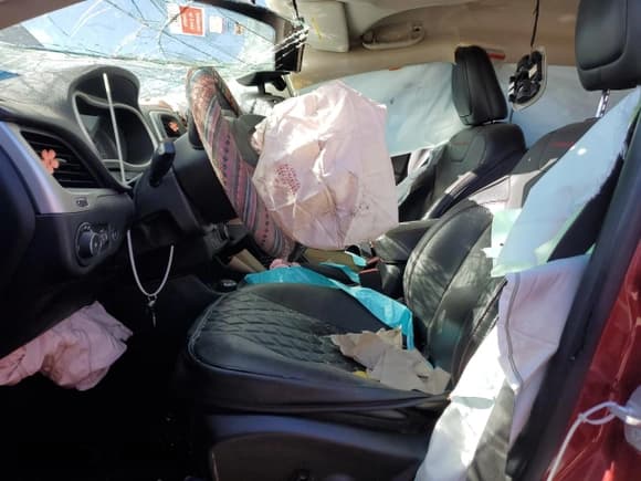 ✅ 2015 Jeep Cherokee Trailhawk • VIN: 1C4PJMBS4FW577590 • Lot: 92803025. Listed on Copart with 163,417 mi. Free auction sales archive from the USA and detailed vehicle history report at DreamBid. Image 7.