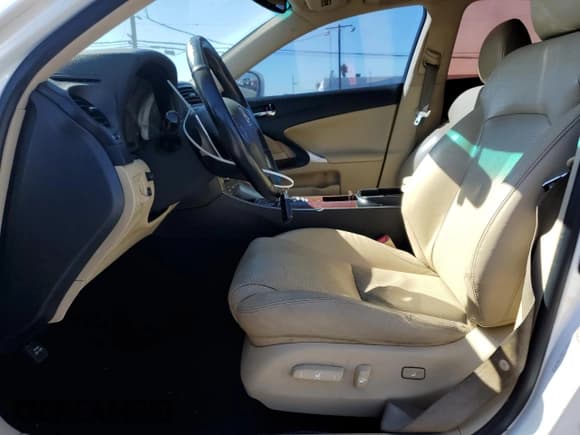 ✅ 2008 Lexus IS 250 • VIN: JTHBK262382070369 • Lot: 90551965. Wystawiony na Copart z przebiegiem 109 669 mil. Bezpłatny archiwum sprzedaży aukcyjnych z USA i szczegółowy raport historii pojazdu na DreamBid. Zdjęcie 7.