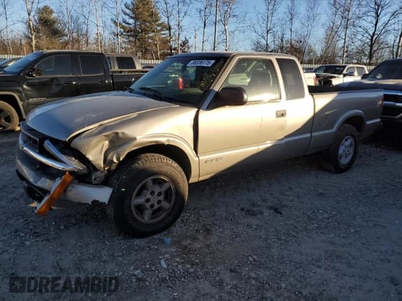 ✅ 2003 Chevrolet S-10 LS • VIN: 1GCDT19X238168971 • Лот: 88336175. Опубликован ранее на Copart с пробегом 138 443 миль. Бесплатный доступ к архиву аукционных продаж из США и подробный отчёт об истории автомобиля на DreamBid. Изображение 1.