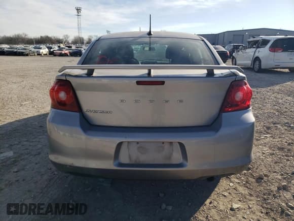 ✅ 2014 Dodge Avenger SE • VIN: 1C3CDZAB5EN224286 • Лот: 42216845. Опубликован ранее на Copart с пробегом 133 970 миль. Бесплатный доступ к архиву аукционных продаж из США и подробный отчёт об истории автомобиля на DreamBid. Изображение 6.
