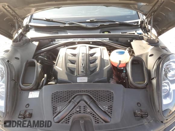 ✅ 2016 Porsche Macan Turbo • VIN: WP1AF2A51GLB93193 • Lot: 65872765. Listed on Copart with 124,738 mi. Free auction sales archive from the USA and detailed vehicle history report at DreamBid. Image 12.