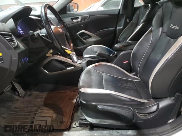 ✅ 2013 Hyundai Veloster Turbo • VIN: KMHTC6AE7DU163448 • Lot: 86089504. Wystawiony na Copart z przebiegiem 163 096 mil. Bezpłatny archiwum sprzedaży aukcyjnych z USA i szczegółowy raport historii pojazdu na DreamBid. Zdjęcie 7.