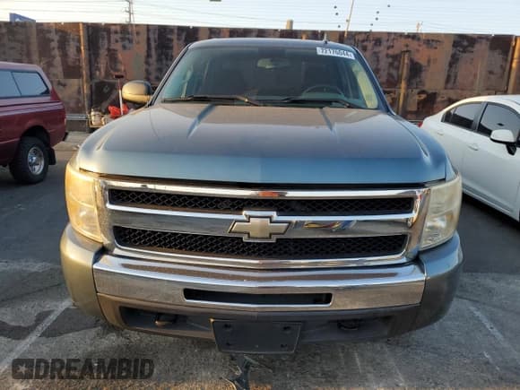 ✅ 2011 Chevrolet Silverado 1500 LS • VIN: 3GCPCREA3BG169102 • Lot: 72176044. Wystawiony na Copart z przebiegiem 126 993 mil. Bezpłatny archiwum sprzedaży aukcyjnych z USA i szczegółowy raport historii pojazdu na DreamBid. Zdjęcie 5.