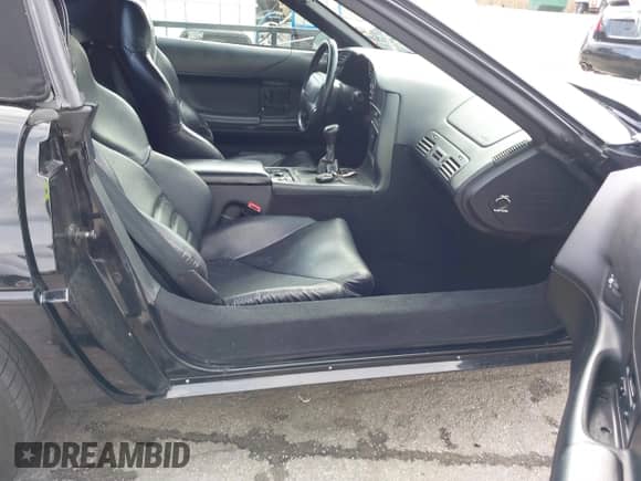 ✅ 1995 Chevrolet Corvette • VIN: 1G1YY32P3S5103855 • Lot: 41853193. Wystawiony na IAAI z przebiegiem 71 926 mil. Bezpłatny archiwum sprzedaży aukcyjnych z USA i szczegółowy raport historii pojazdu na DreamBid. Zdjęcie 5.