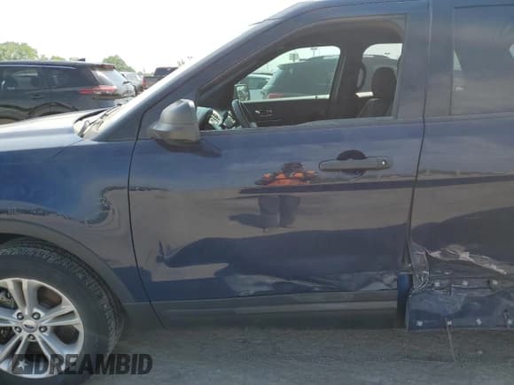 ✅ 2017 Ford Police Interceptor Utility • VIN: 1FM5K8AR4HGC78488 • Lot: 55626045. Wystawiony na Copart z przebiegiem 65 296 mil. Bezpłatny archiwum sprzedaży aukcyjnych z USA i szczegółowy raport historii pojazdu na DreamBid. Zdjęcie 7.