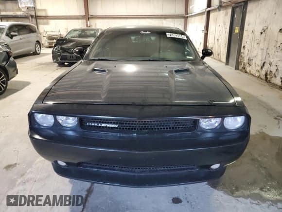 ✅ 2014 Dodge Challenger SXT Plus • VIN: 2C3CDYAG5EH181874 • Lot: 75303464. Wystawiony na Copart z przebiegiem 152 085 mil. Bezpłatny archiwum sprzedaży aukcyjnych z USA i szczegółowy raport historii pojazdu na DreamBid. Zdjęcie 5.