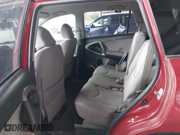 ✅ 2006 Toyota RAV4 • VIN: JTMBD33V365024777 • Lot: 43732723. Listed on IAAI with 267,364 mi. Free auction sales archive from the USA and detailed vehicle history report at DreamBid. Image 8.