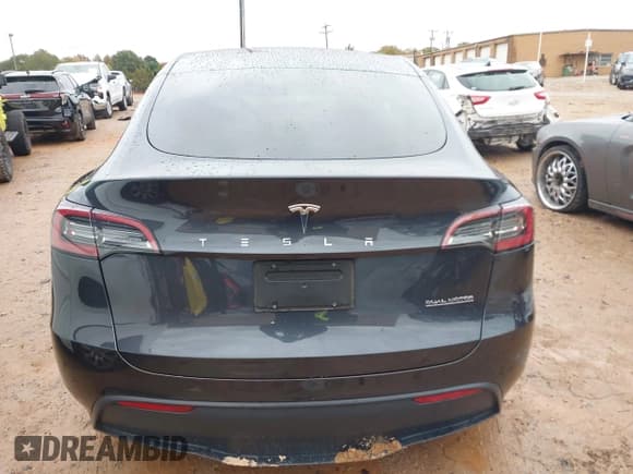 ✅ 2024 Tesla Model Y • VIN: 7SAYGDEDXRF091832 • Lot: 43562899. Wystawiony na IAAI z przebiegiem 9 525 mil. Bezpłatny archiwum sprzedaży aukcyjnych z USA i szczegółowy raport historii pojazdu na DreamBid. Zdjęcie 16.