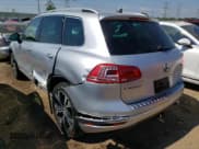 ✅ 2017 Volkswagen Touareg Wolfsburg Edition • VIN: WVGRF7BP5HD003243 • Lot: 58484122. Wystawiony na Copart z przebiegiem 66 089 mil. Bezpłatny archiwum sprzedaży aukcyjnych z USA i szczegółowy raport historii pojazdu na DreamBid. Zdjęcie 3.
