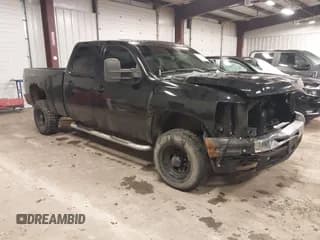 ✅ 2007 Chevrolet Silverado 2500HD 1LT • VIN: 1GCHC23K87F534566 • Lot: 41212539. Wystawiony na IAAI z przebiegiem 92 703 mil. Bezpłatny archiwum sprzedaży aukcyjnych z USA i szczegółowy raport historii pojazdu na DreamBid. Zdjęcie 1.