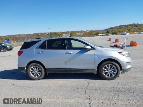 ✅ 2020 Chevrolet Equinox LT • VIN: 3GNAXKEV6LS515704 • Lot: 43634915. Wystawiony na IAAI z przebiegiem 117 672 mil. Bezpłatny archiwum sprzedaży aukcyjnych z USA i szczegółowy raport historii pojazdu na DreamBid. Zdjęcie 13.