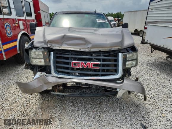 ✅ 2008 GMC Sierra 1500 • VIN: 1GTJC33688F119551 • Лот: 60170455. Опубликован ранее на Copart с пробегом 228 764 миль. Бесплатный доступ к архиву аукционных продаж из США и подробный отчёт об истории автомобиля на DreamBid. Изображение 5.