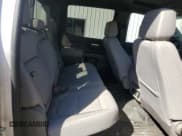 ✅ 2021 Chevrolet Silverado 1500 LT • VIN: 3GCUYDED0MG381413 • Lot: 74282734. Wystawiony na Copart z przebiegiem 98 552 mil. Bezpłatny archiwum sprzedaży aukcyjnych z USA i szczegółowy raport historii pojazdu na DreamBid. Zdjęcie 10.