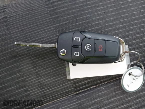 ✅ 2016 Ford F-150 XLT • VIN: 1FTEW1EF1GFC99500 • Lot: 43266840. Wystawiony na IAAI z przebiegiem 143 876 mil. Bezpłatny archiwum sprzedaży aukcyjnych z USA i szczegółowy raport historii pojazdu na DreamBid. Zdjęcie 11.