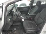 ✅ 2023 Chevrolet Bolt EV 2LT • VIN: 1G1FX6S07P4174682 • Lot: 49326054. Wystawiony na Copart z przebiegiem Nie podano. Bezpłatny archiwum sprzedaży aukcyjnych z USA i szczegółowy raport historii pojazdu na DreamBid. Zdjęcie 7.