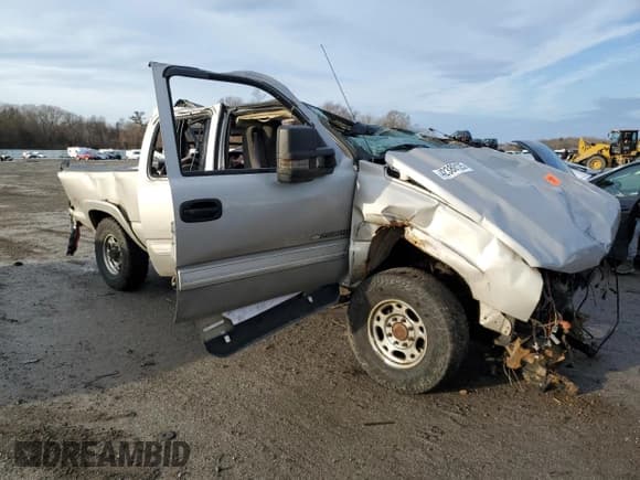 ✅ 2005 Chevrolet Silverado 2500HD LT • VIN: 1GCHK29U15E109334 • Lot: 42388125. Listed on Copart with Not provided. Free auction sales archive from the USA and detailed vehicle history report at DreamBid. Image 4.