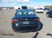 ✅ 2019 Volkswagen Jetta S • VIN: 3VWCB7BU2KM256766 • Lot: 43664754. Wystawiony na IAAI z przebiegiem 132 938 mil. Bezpłatny archiwum sprzedaży aukcyjnych z USA i szczegółowy raport historii pojazdu na DreamBid. Zdjęcie 16.